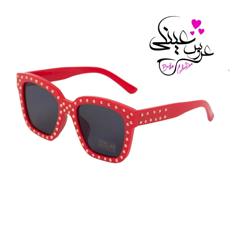 عینک آفتابی قرمز نگین‌دار